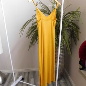 Forever 21 Dresses - Yellow Maxi Sun Dress Forever 21 Dresses - Yellow Maxi Sun Dress